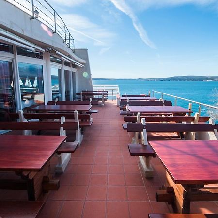Aparthotel Castrum Novum Novigrad Istria 外观 照片