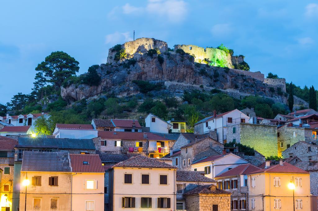 Aparthotel Castrum Novum Novigrad Istria 外观 照片