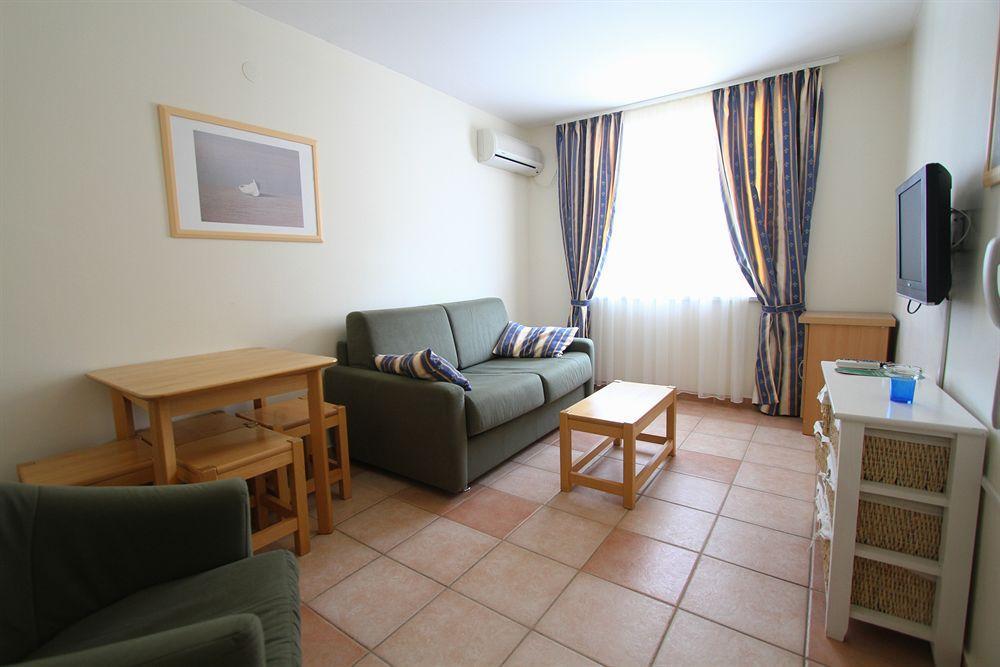 Aparthotel Castrum Novum Novigrad Istria 外观 照片