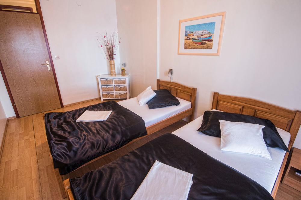 Aparthotel Castrum Novum Novigrad Istria 外观 照片