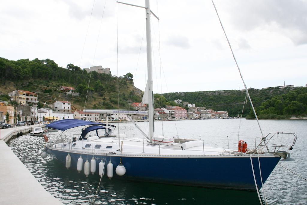 Aparthotel Castrum Novum Novigrad Istria 外观 照片